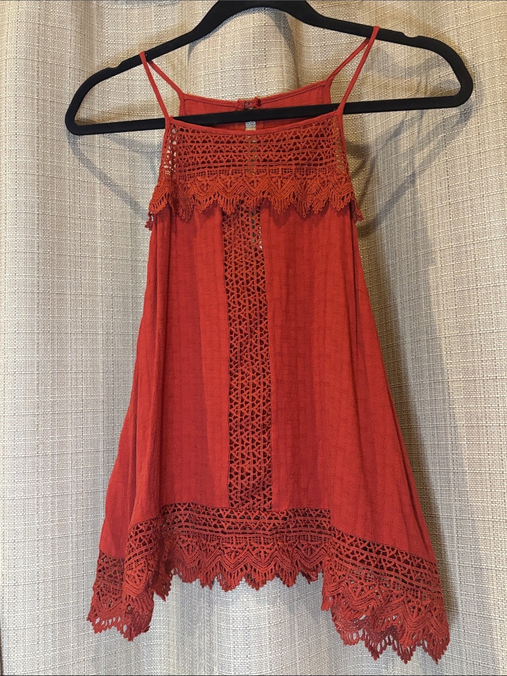 ⭐️Astr Rust by Red Crochet-Trim Tank size Medium